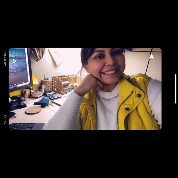 Meet your Posher, Gladis - Picture 1 of 1